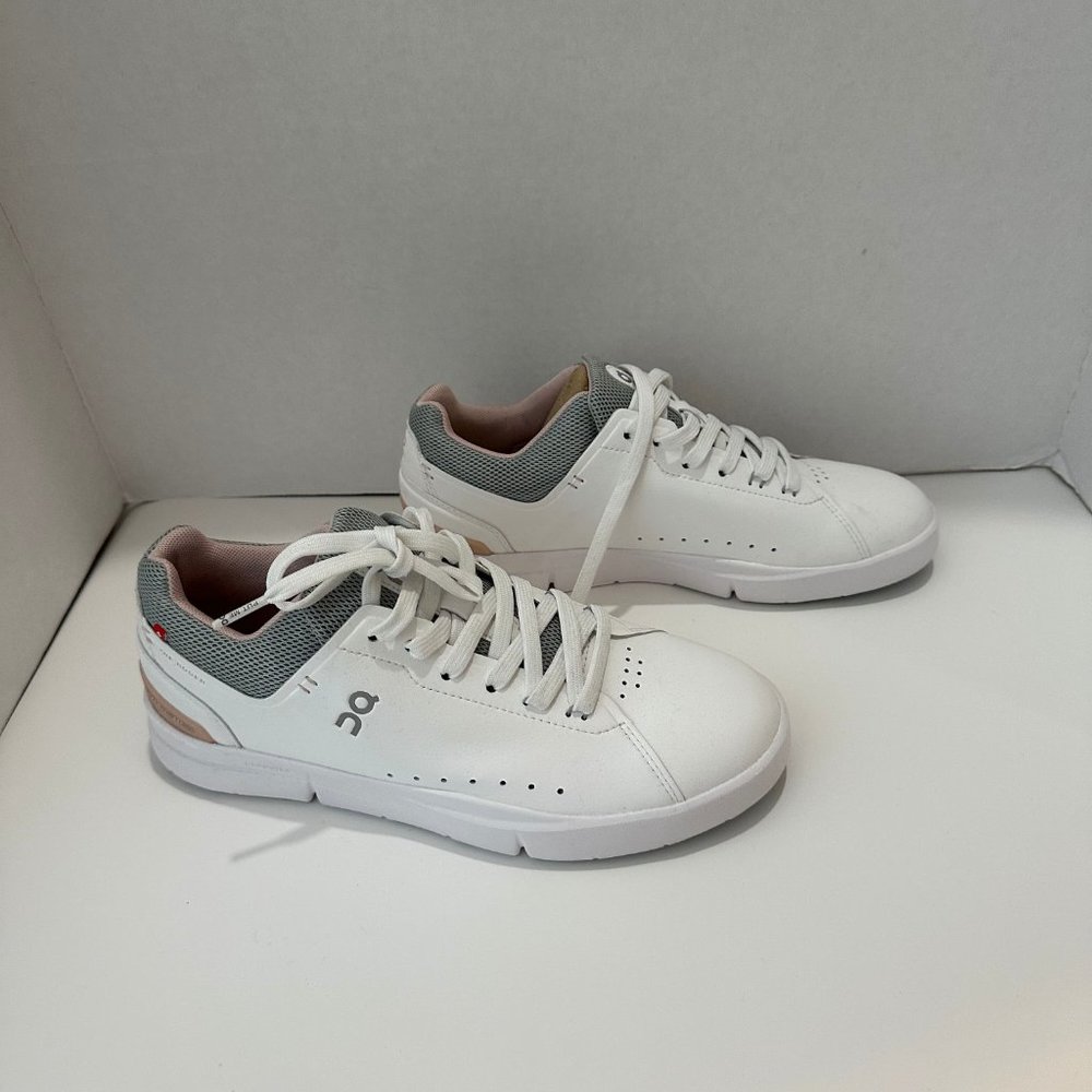 NEW ON THE ROGER Advantage Tennis Sneaker Women
